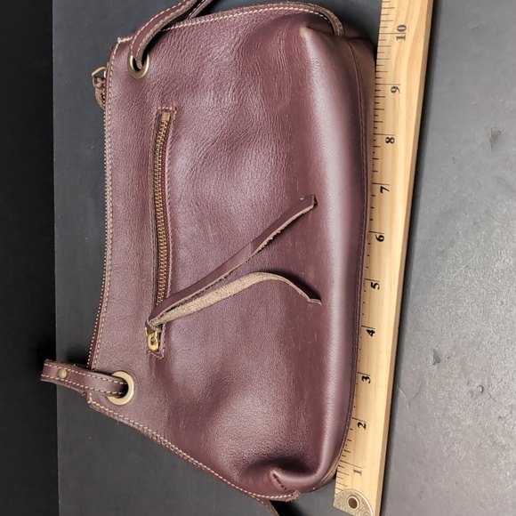 Roots Brown Leather Women's Crossbody Bag. - Picture 10 of 10